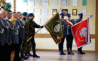Kombatanci z Elbląga podziękowali policjantom za odzyskanie sztandaru